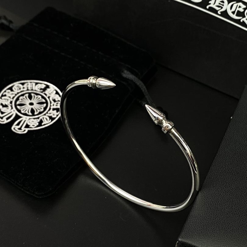 Ch**me He**ts bracelets